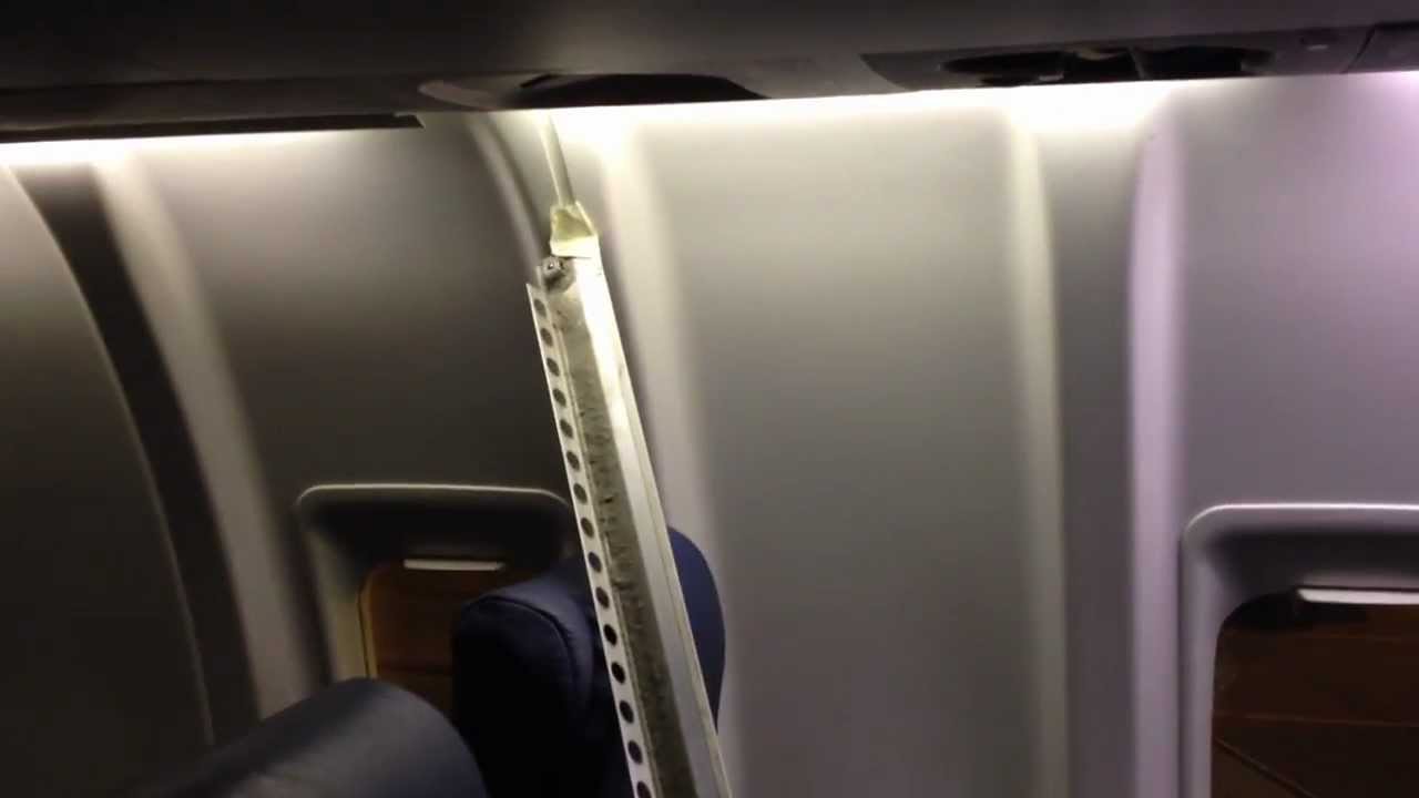 Delta Airlines Flight Falling Apart - Epic Fail