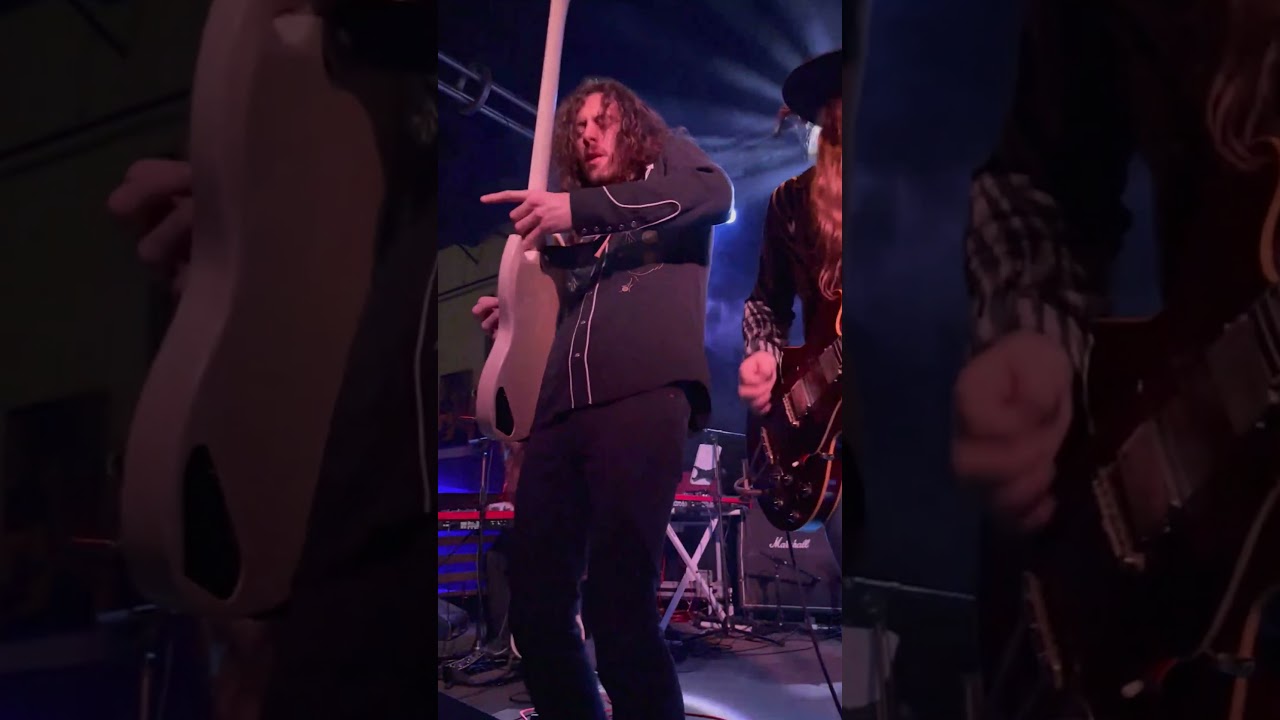 Victor Arruda (Hippies & Cowboys) - LIVE @ 3rd & Lindsley (Short 6)