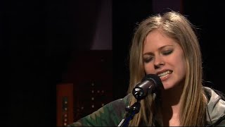 Avril Lavigne - Don't Tell Me (Live Panel 2004)