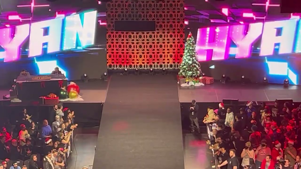 Hyan aew entrance collision hammestein ballroom on 12/21/25