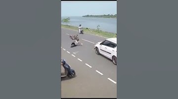 A very common mistake!! While turning right at an intersection, many focus only on the opposite lane