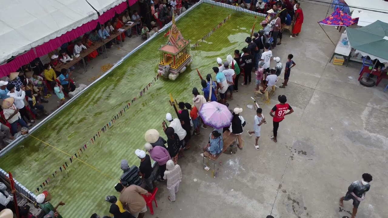 Phú giao đua ghe ngo mini