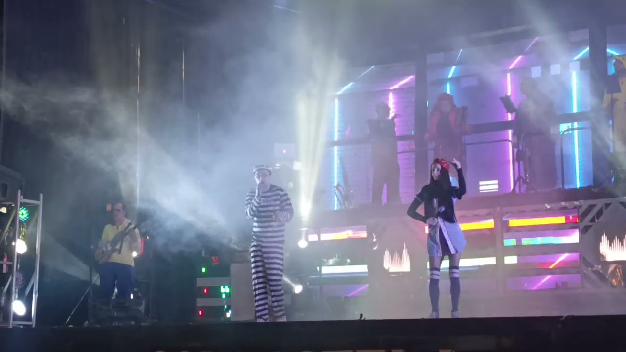 Fiesta en Xinzo de Limia 2026 final de carnabal con la orquesta Compostela 