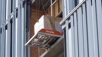 Safe and efficient material handling by using the logistic solution Liftroller Floor.