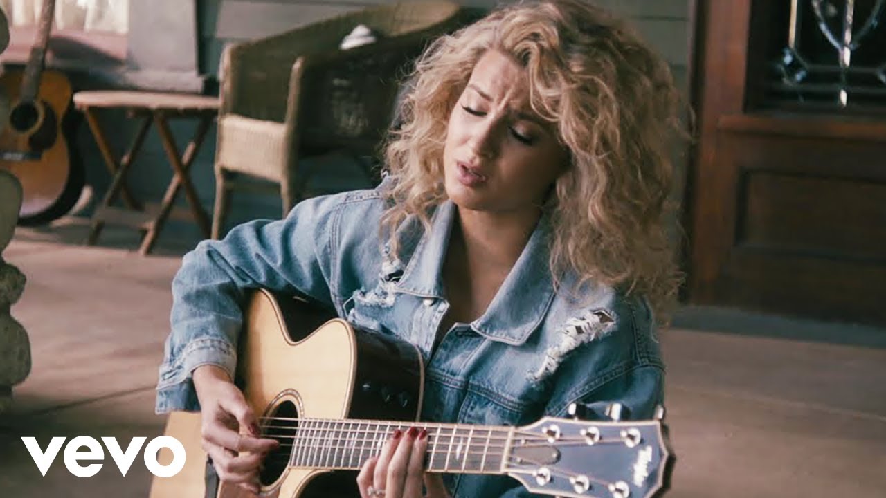 Tori Kelly - Sorry Would Go A Long Way (Official Video)