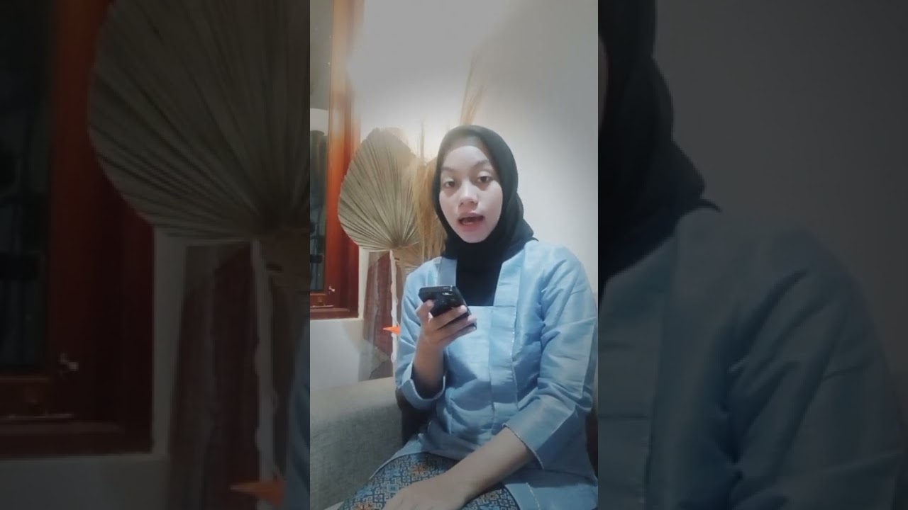 Rasisilia Dwina Ramadanti {XI IPS-1} (Peran tetangga)