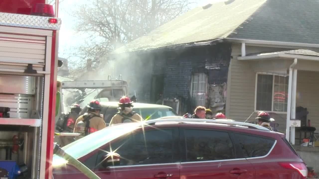 Firefighters respond to RV fire in central Lincoln - YouTube