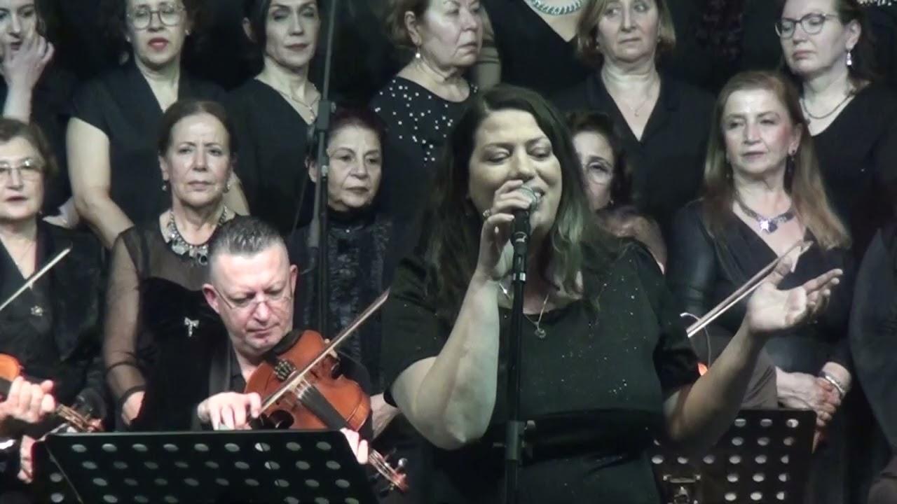 Sevmekten Kim Usanır  **  Ebru İltan