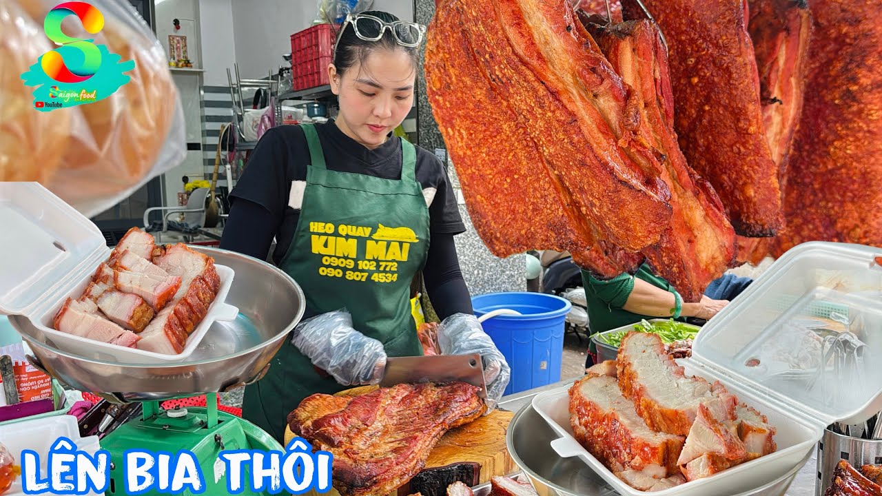 🟢Cận cảnh LYLY chặt 2 cái giò heo quay nhanh như chớp