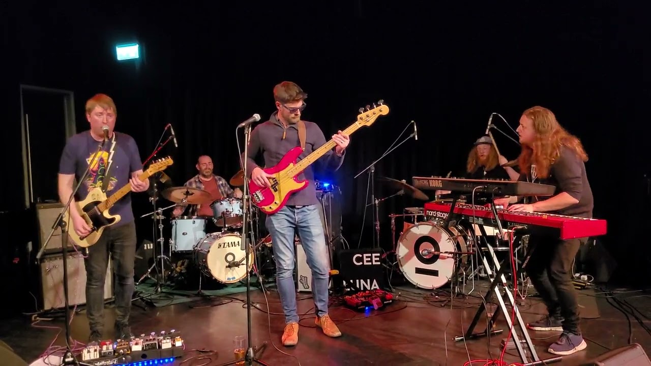 Cee Luna -   'Locked in Your Room'