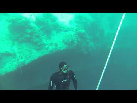 Dano dives 147' while testing the new MAKO Spearguns Minimus (aka Mini) Mask