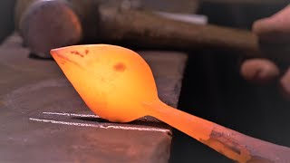 Blacksmithing  A lesson on making leaves