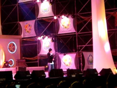 全球和平之夜 蕭敬騰演唱 "祝你幸福"