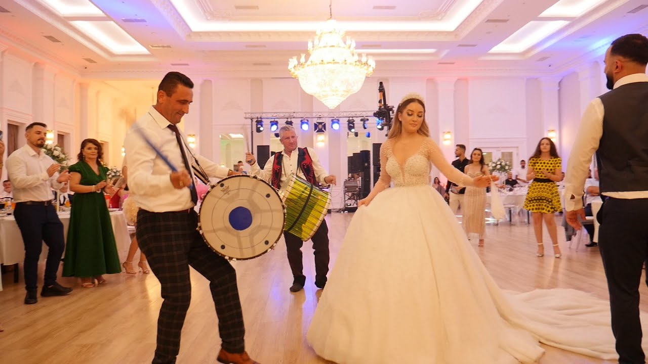 Zef Beka I bie Tupanit ne nje dasem te bukur tropojane-   Dasma Shqiptare