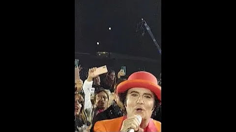 Renato Zero-AMICO tra la folla-Zerosettan...   Liv...