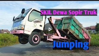 SKIL DEWA SOPIR TRUK SAMPAH // TRUK JUMPING