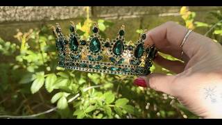Love all the green sparkles in this crown! Women's Vintage Royal Queen Full Round Tiara Crown For Pr
