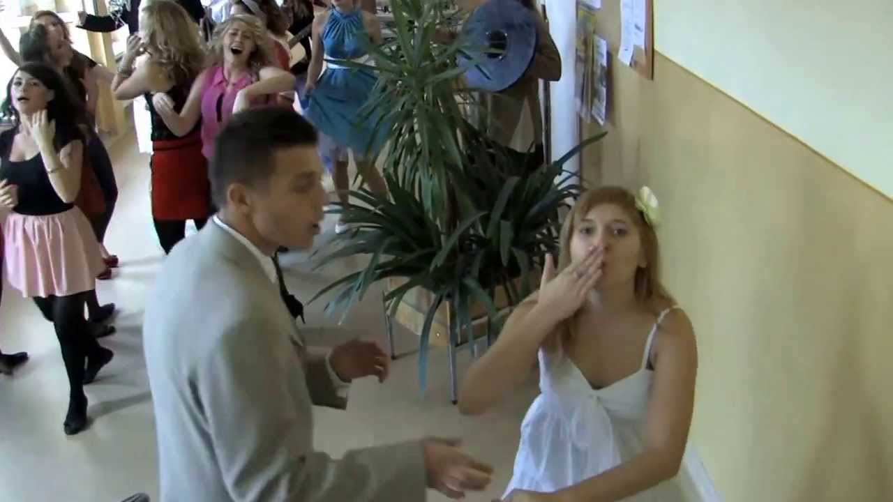 Lipdub - Grabski - Kutno (podkład muzyczny Aria Królowej Nocy z opery Czarodziejski Flet)