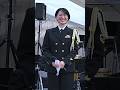三宅由佳莉さん 満面の笑顔から急転 シリアスに! / 海上自衛隊東京音楽隊 歌姫