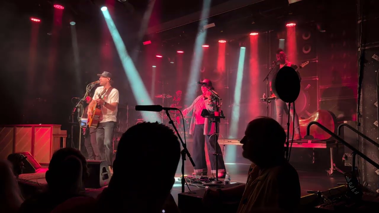 Ready Set Roll by Chase Rice live at the Hardrock in Sioux City, IA on 11/14/25