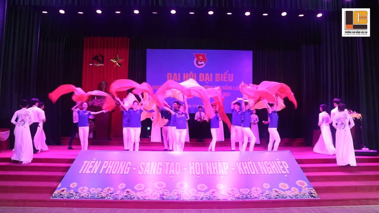 Chương trình văn nghệ chào mừng Đại hội Đoàn trường... - youtube