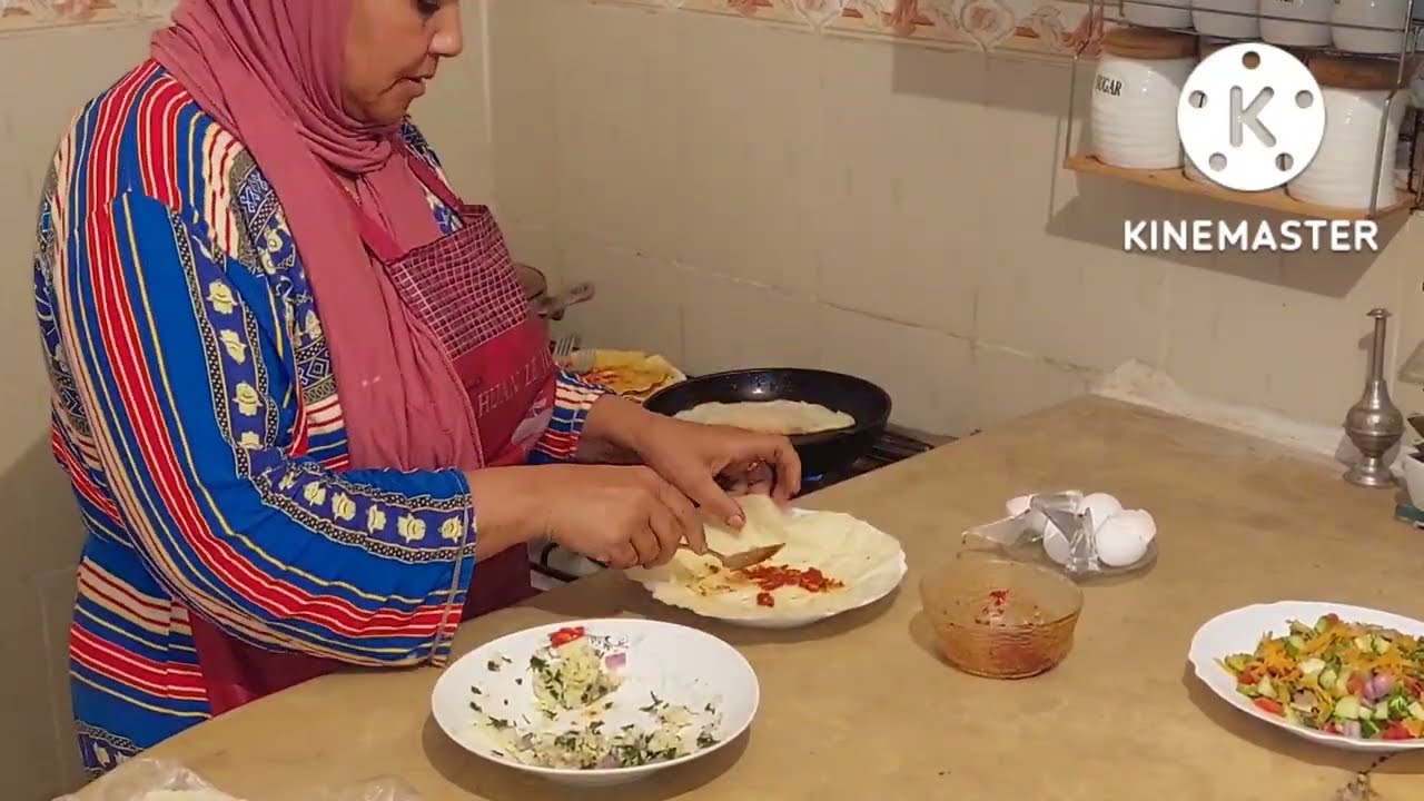 اليوم جبتلكم أجواء رمضان/ خبز المعدنوس  حساء المستورة القفصي بكل تفاصيله