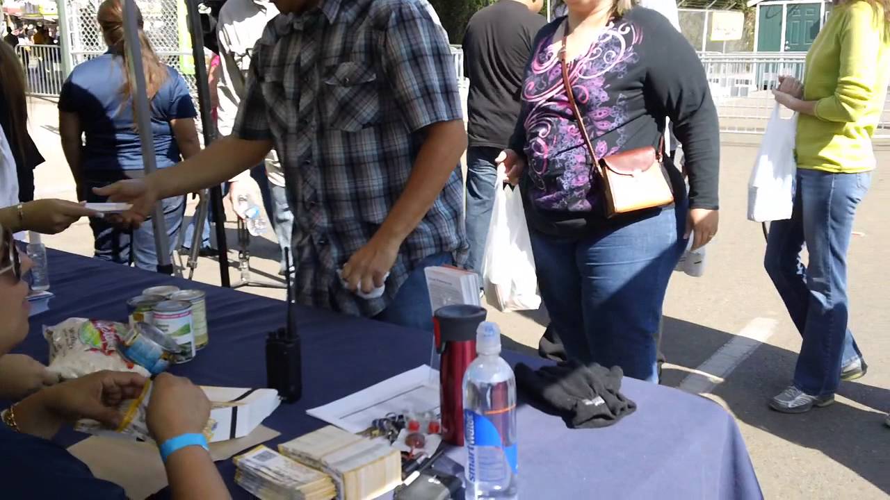Save Mart and FoodMaxx "Feed the Need" Community Food Drive: Big Fresno ...