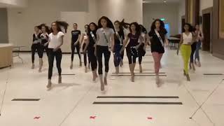 Stan Twitter: Miss Universe Thailand models walking to "So What" by LOONA