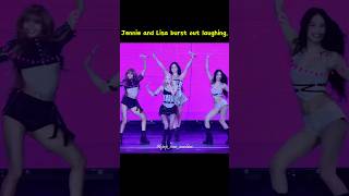 Jennie & Lisa Burst Out Laughing On Stage
