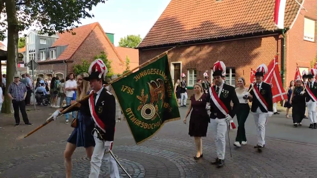 Schützenfest 2023  Polonaise durch das Davert Dorf Ottmarsbocholt.