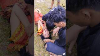 Kesakitan‼️ ritual penyembuhan cewek kesurupan #jaranan #kudalumping #jathilan Kesakitan‼️ ritual penyembuhan cewek kesurupan #jaranan #kudalumping #jathilan