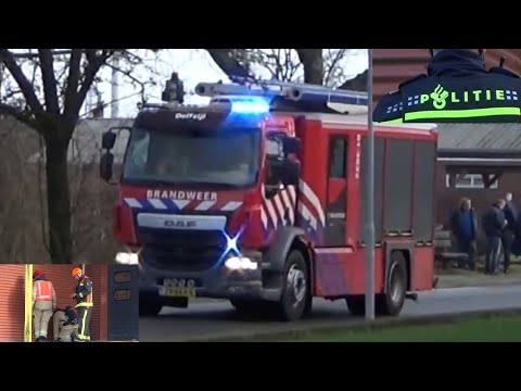 Brandweer Delfzijl rukt uit voor brand in een spouwmuur aan de Prins Bernhardlaan in Delfzijl