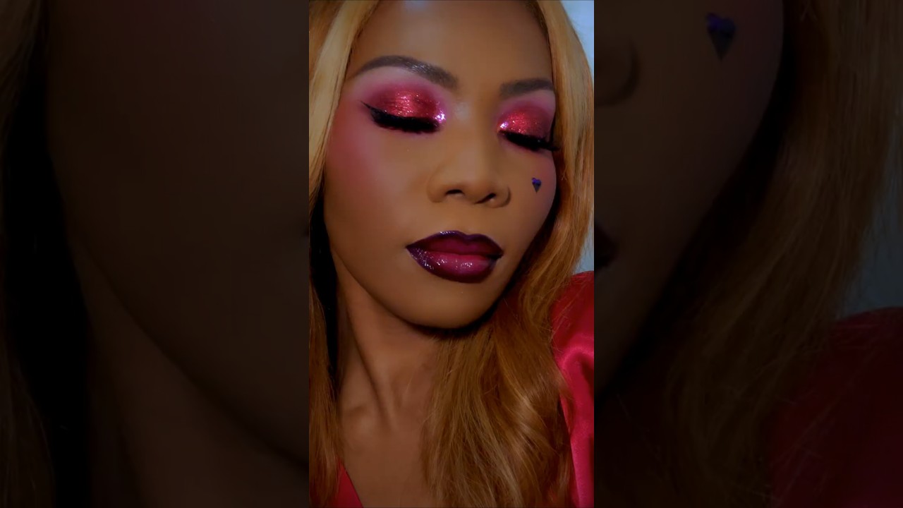 𝑨 𝒔𝒎𝒐𝒌𝒚 𝒂𝒏𝒅 𝒔𝒑𝒂𝒓𝒌𝒍𝒚 𝒍𝒐𝒐𝒌🩷❤️✨🎉 for Valentine's Day.