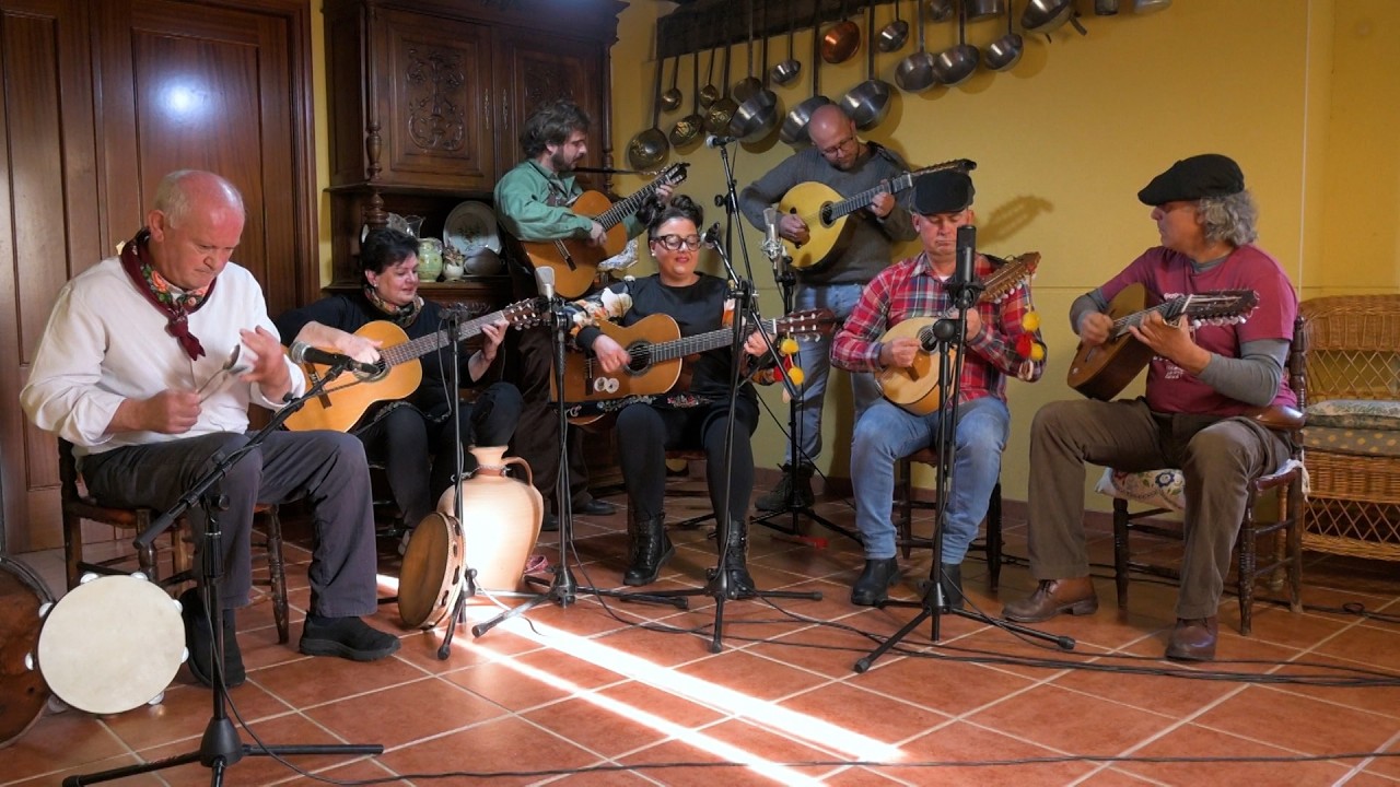 T27/E27: Grupo folclórico El Payo, Arte y Son, El Hombre Folkíbero y La Bazanca