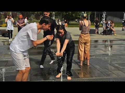 Girls and boys-5. The bathing season in the fountain is 22! / Девушки-5. Сезон купания в фонтане-22!