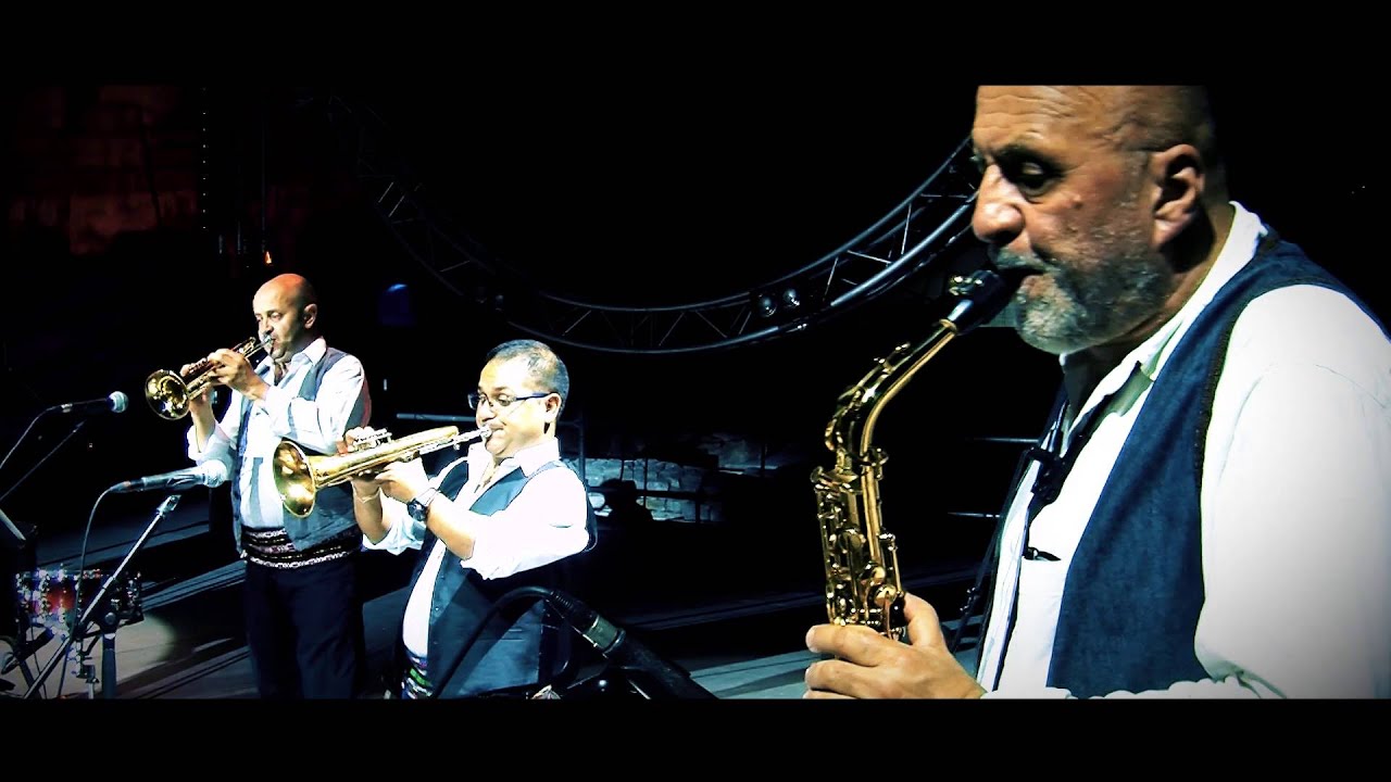 BIJELO DUGME - A I TI ME IZNEVJERI (LIVE AT ARENA PULA)