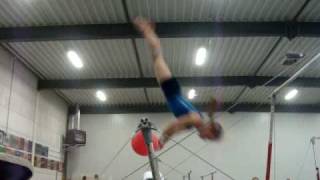 Esmee T, Losom Handstand