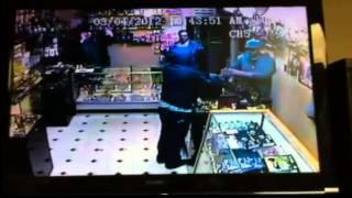 Detectives seeking armed robber