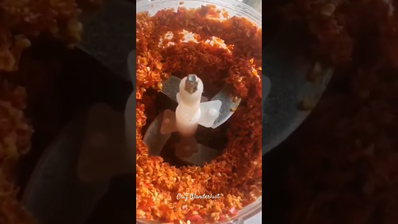 Blending chili for chili paste 