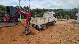 อยากวิ่งแถวนี้จังค่าเที่ยวดีจัด Excavator Loading Truck