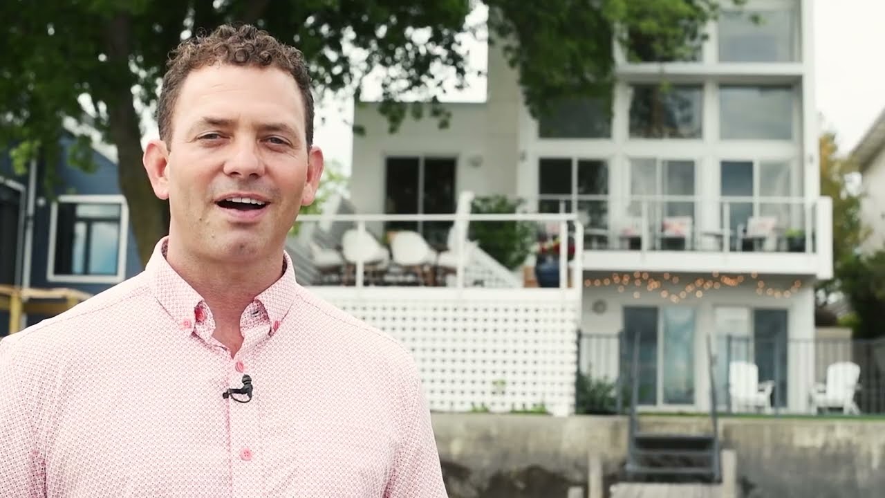 Millionaire dollar LAKE HOUSE mansion in Clear Lake, Iowa