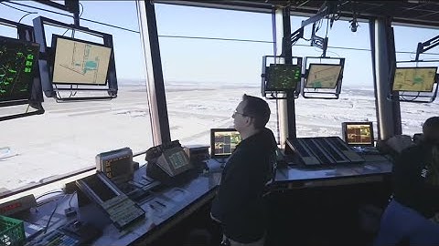Nearly 800 air traffic controllers to receive $10,000 bonuses for working through shutdown