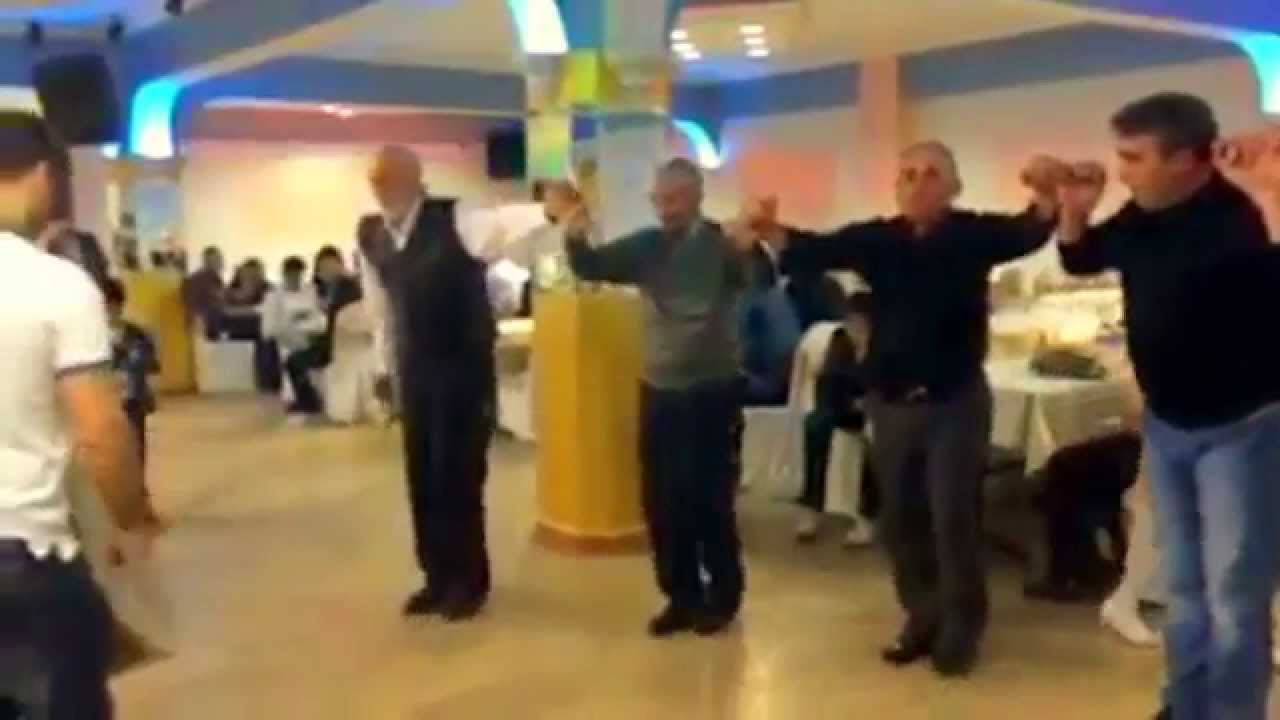 Dizden kırma (kelkit Balıklı köyü .. Dügünden.)Horon başı Hüseyin CAN