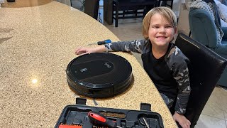 How to fix a broken wheel on the Eufy 30c Robot Vacuum by Wyatt's World of Roombas 4,468 views 1 month ago 4 minutes, 22 seconds