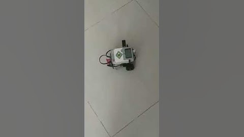 Lego EV3 Robot Following a circular path with Lyapunov algorithm
