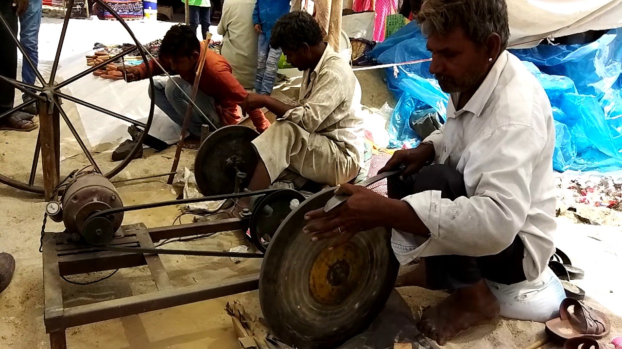 तलवार की धार तेज कैसे करते हैं देखिए लाइव वीडियो
