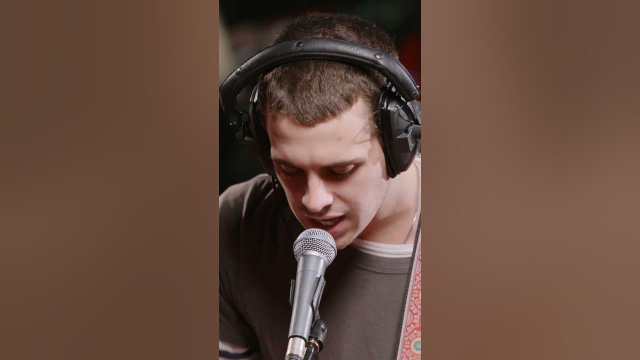@royelotis perform 'fried rice' live for #likeaversion @royelotis perform 'fried rice' live for #likeaversion