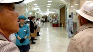 (2/2) Tokyo - Morning Opening at Tobu Department Store: The Bowing Rite