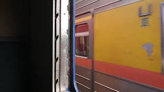3671次普快車坊野站交會372次柴聯自強號