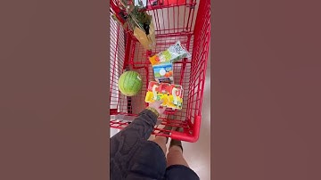 Trader Joes is gewoon op vrijdagavond overal verkrijgbaar✨🍛🌃#momoffour #shoppinghaul #weekend #frid